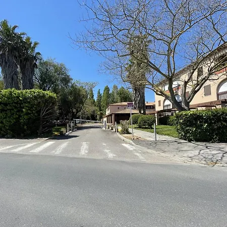 2 Pieces Avec Terrasse A Saint-cyprien - Fr-1-106-108 * Сен-Сиприен